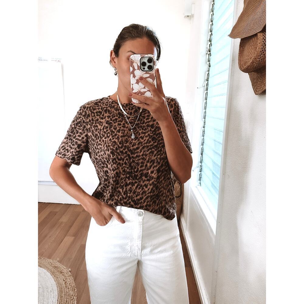 Good American Strong Shoulder Tee Sepia Leopard